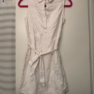 White Sleeveless lace Dress